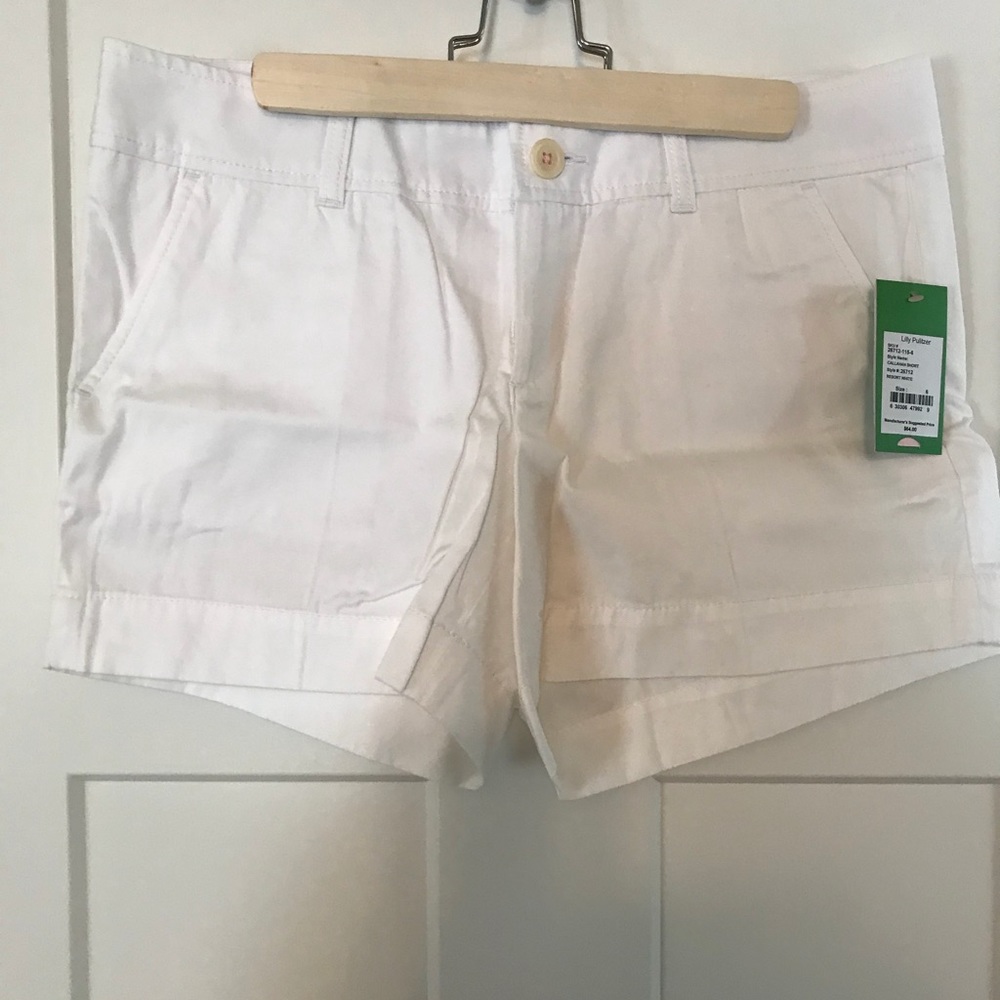 Lilly Pulitzer Callahan shorts in white. Sz 6 NWT